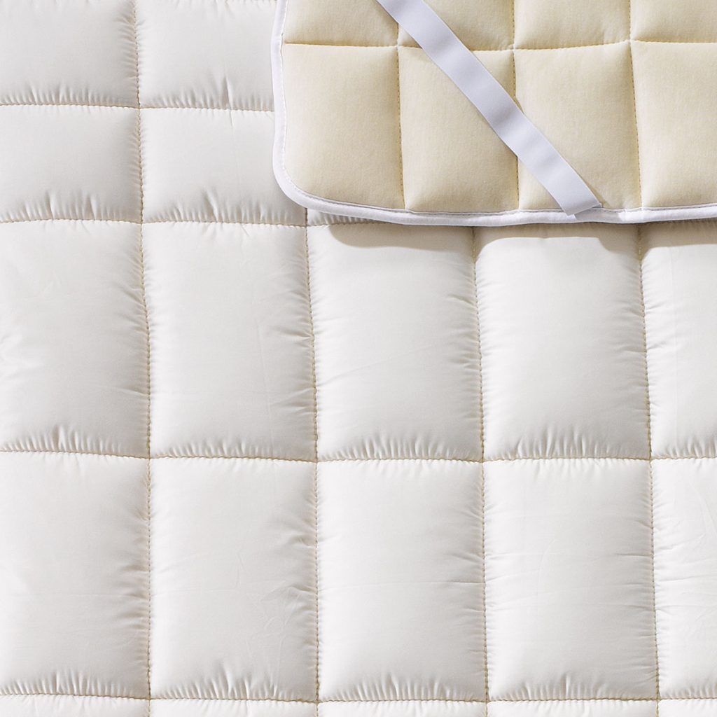 Billerbeck COSIDORM NATURE Organic Topper – Nahaufnahme von Bezug und Materialstruktur