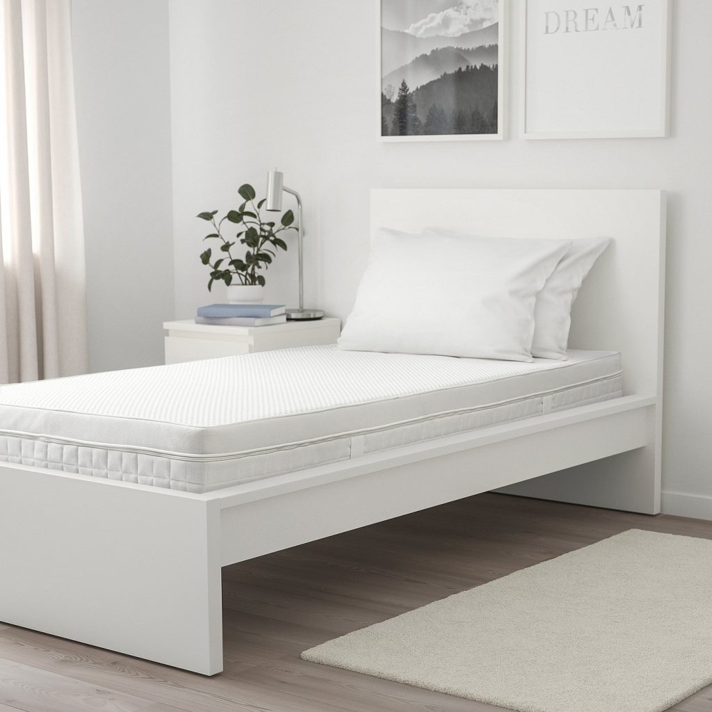 IKEA Åvaberg (mittelfest) Matratze – Querschnitt mit den einzelnen Schaumschichten