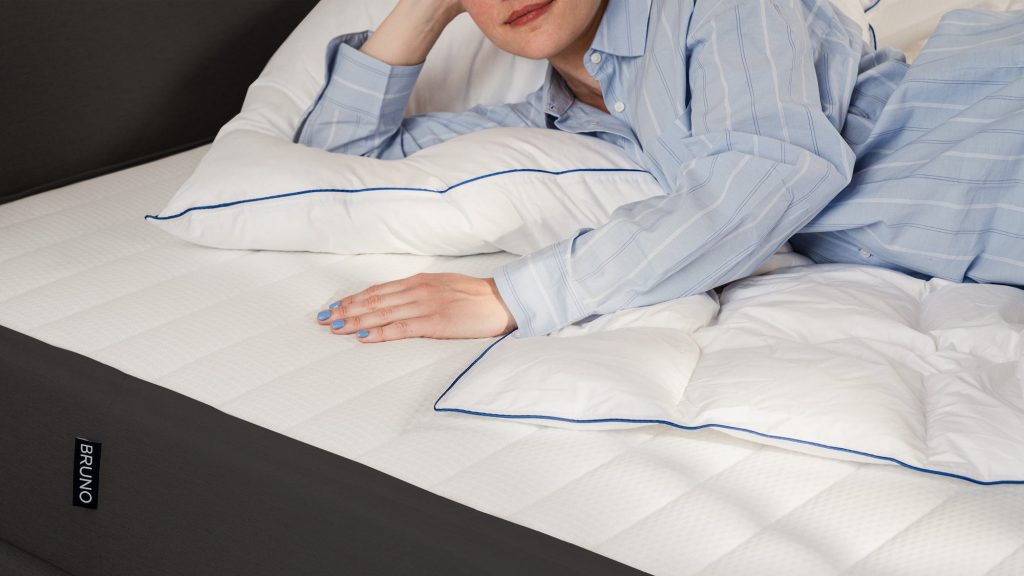 Bruno Hybrid Matratze – Nahaufnahme von Bezug und Materialstruktur
