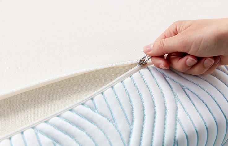 TEMPUR PRO Plus SmartCool Topper – Nahaufnahme von Bezug und Materialstruktur