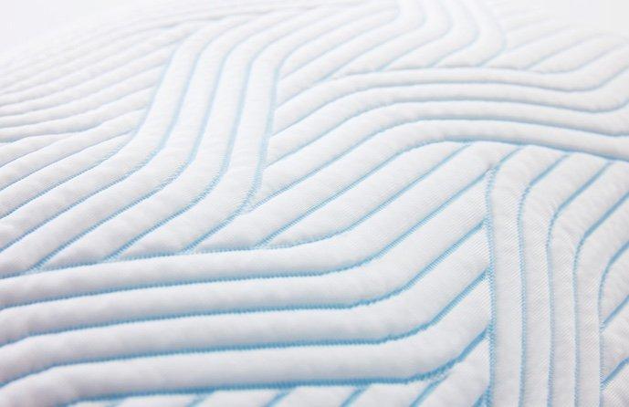 TEMPUR Comfort SmartCool Schlafkissen - Nahaufnahme des SmartCool Bezugsstoffs