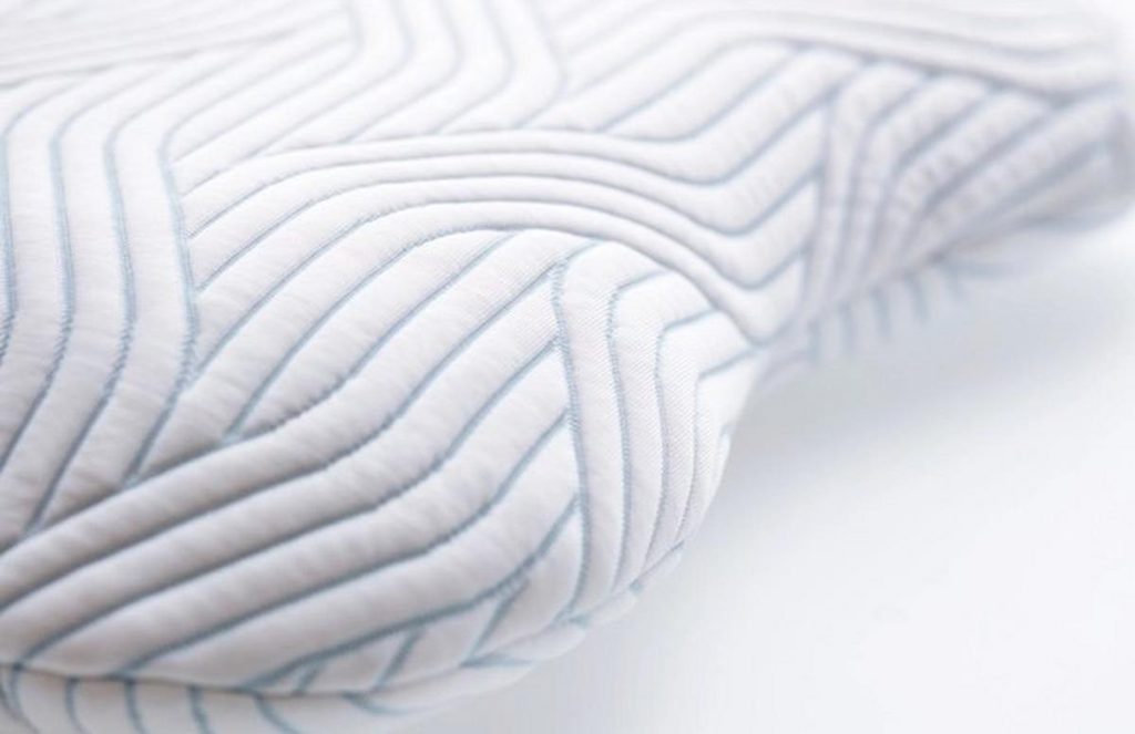 TEMPUR Curve SmartCool Schlafkissen - Nahaufnahme des SmartCool Bezugsstoffs