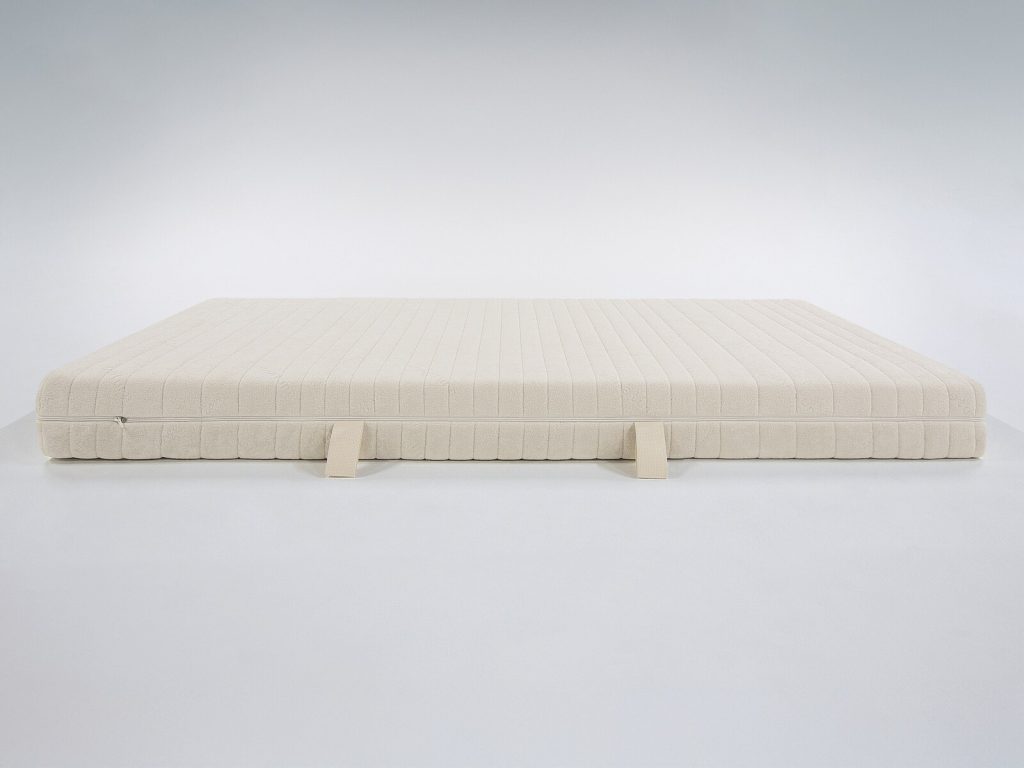 allnatura Bio-Kaltschaummatratze Dormivera - Produktfoto auf weißem Hintergrund