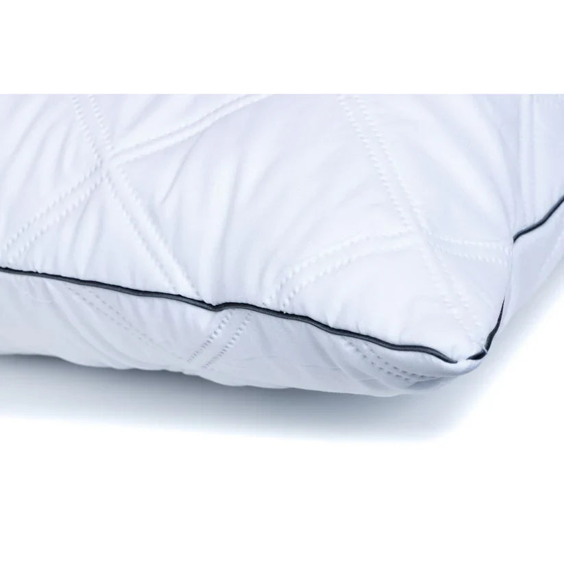 Zelesta WonderPillow Kopfkissen – Nahaufnahme der Kissenecke mit Paspel