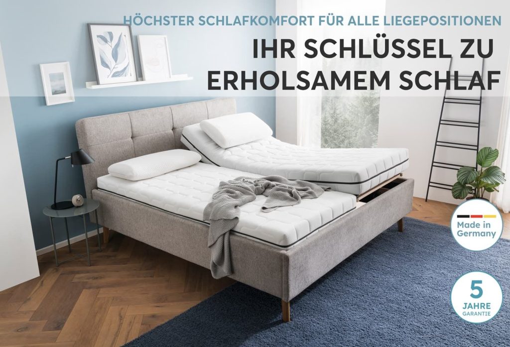 Ravensberger Ravo-PUR auf einem Bettgestell in einem schlicht eingerichteten Schlafzimmer