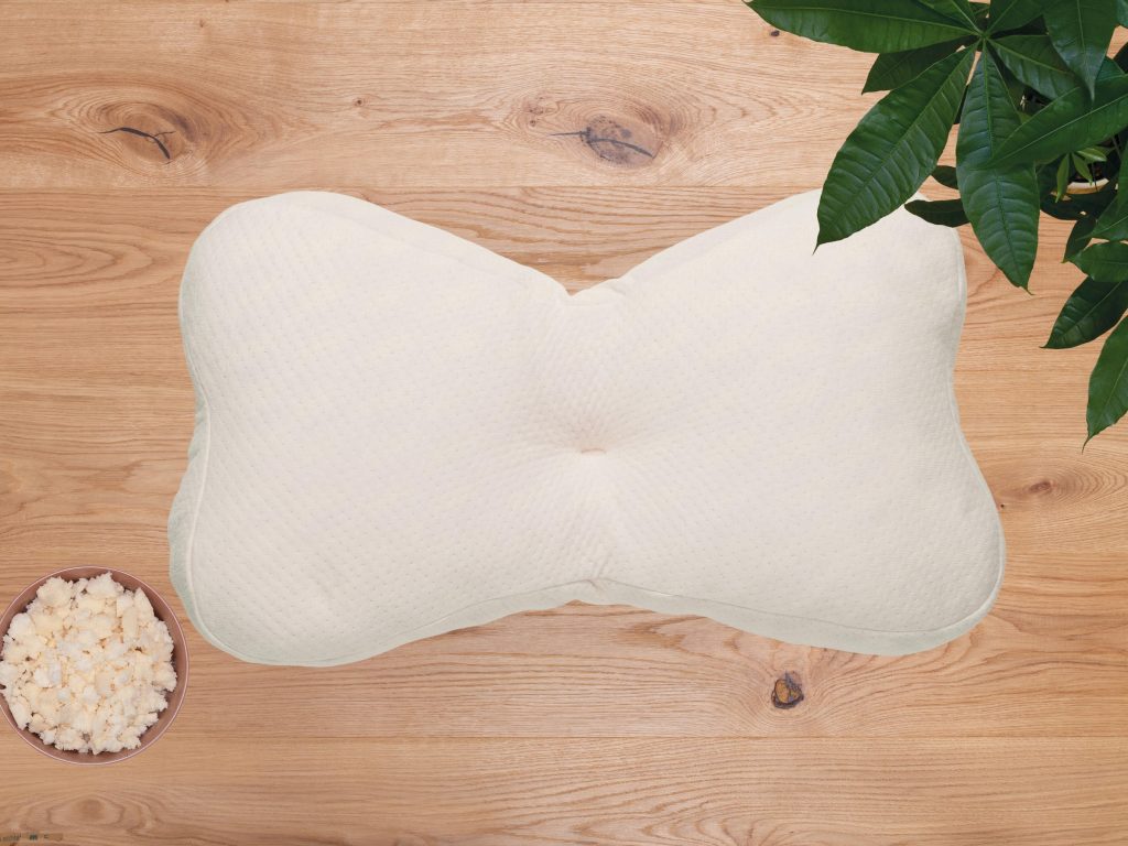 allnatura Alata-Junior – Schmetterlingsform von oben mit Latexflocken