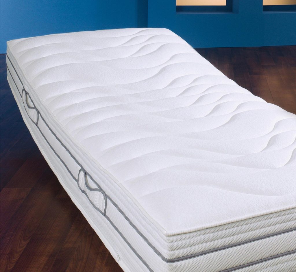 f.a.n. Medisan XXL 1.000 T auf einem Bett im Schlafzimmer