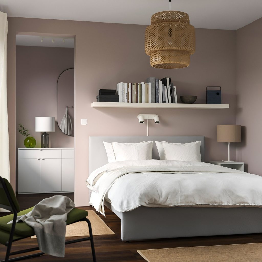 IKEA GLADSTAD Bettgestell gepolstert im Schlafzimmer