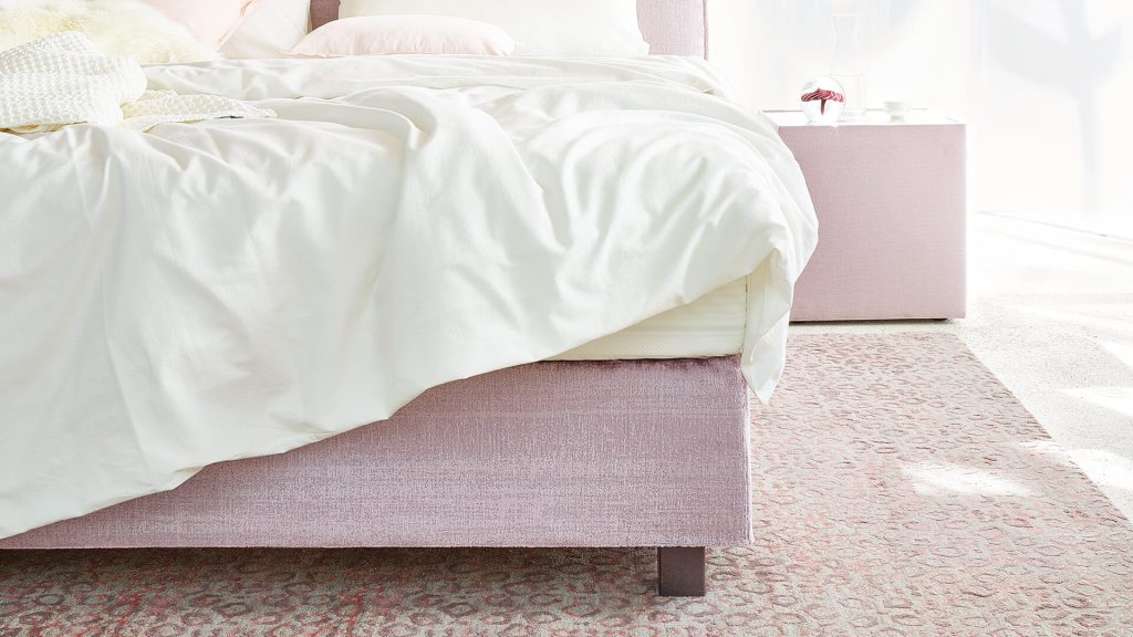 Joka Boxspringbett Capri – Nahaufnahme von Box und Fuß