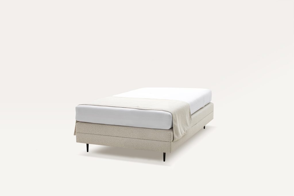 Joka Boxspringbett Collina als Einzelbett auf hellem Hintergrund