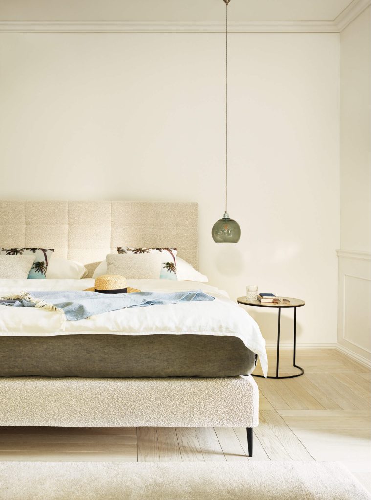 Joka Boxspringbett Mattina – Seitenansicht mit zurückgesetzten Füßen
