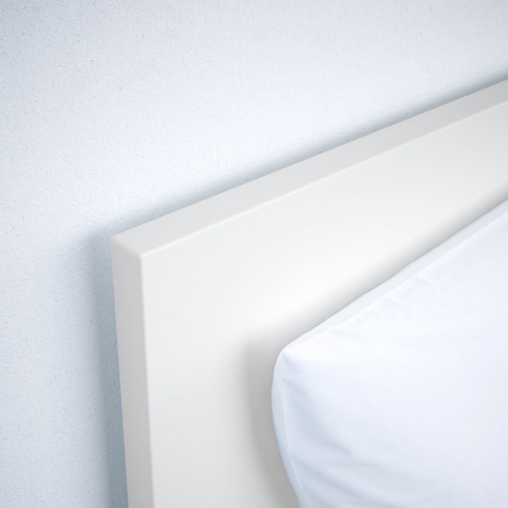 IKEA MALM Bettgestell hoch – Nahaufnahme der weißen Rahmenecke