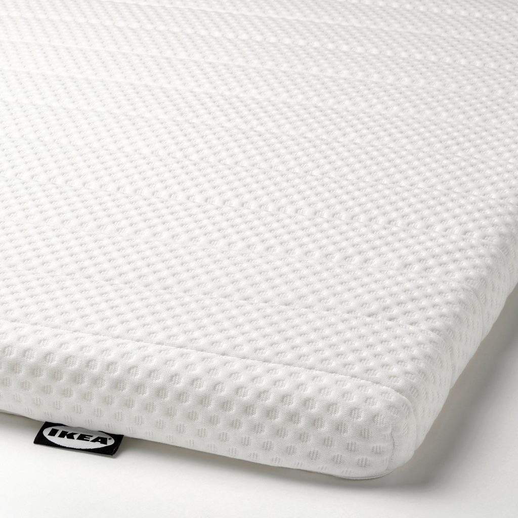 IKEA NISSEHOLM Matratzenauflage – Detailaufnahme von Bezug und Kante