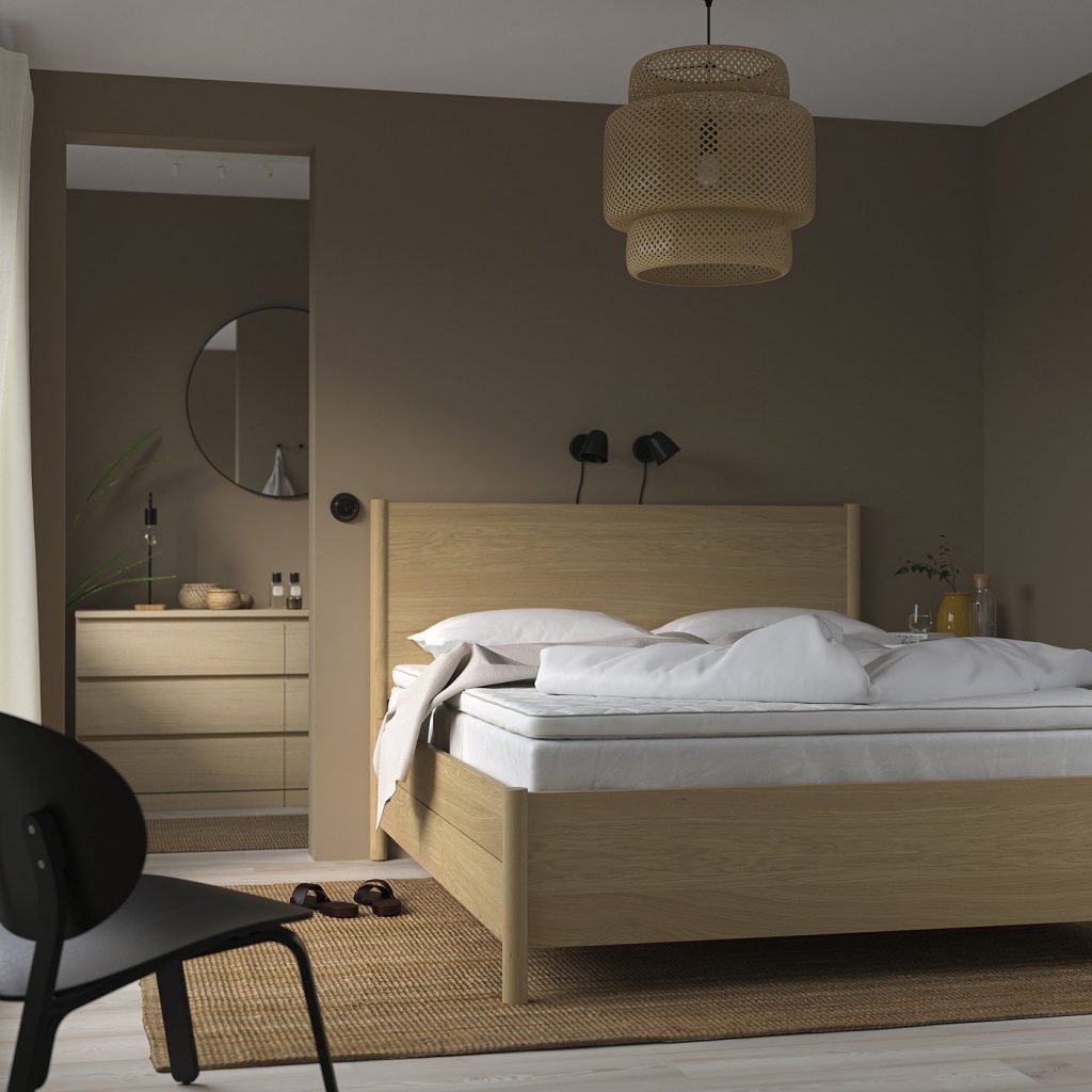 IKEA NYLÄGET Matratzenauflage auf einem Bett im Schlafzimmer