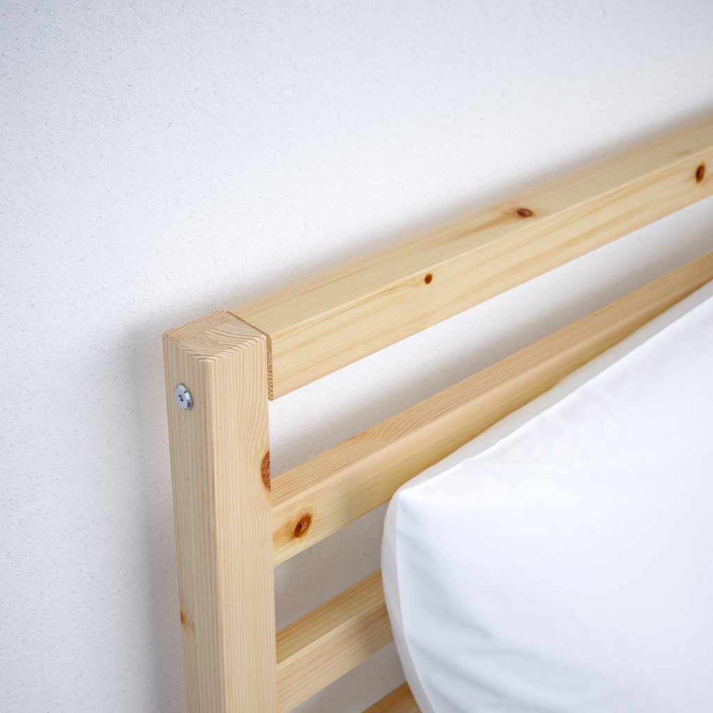 IKEA TARVA Bettgestell – Nahaufnahme des unbehandelten Kiefernholzes