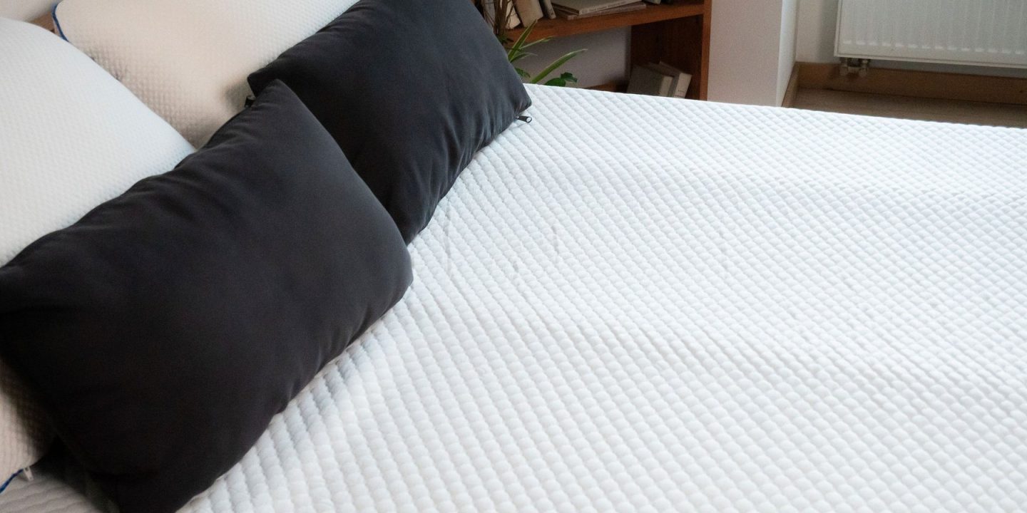 Keilkissen Test: Die besten Bettkeile und Rückenkissen im Vergleich