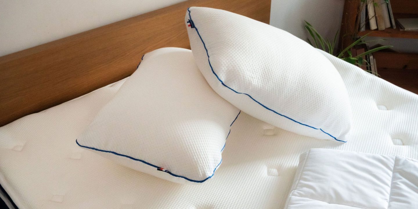 Kopfkissen für Bauchschläfer Test: Flache Modelle im Vergleich