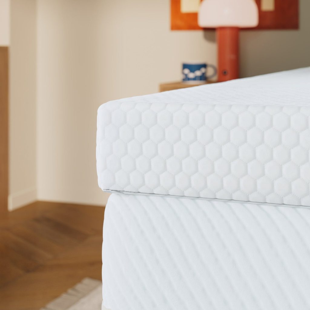 Slome Topper Bambus – Nahaufnahme der Ecke mit Wabenstruktur